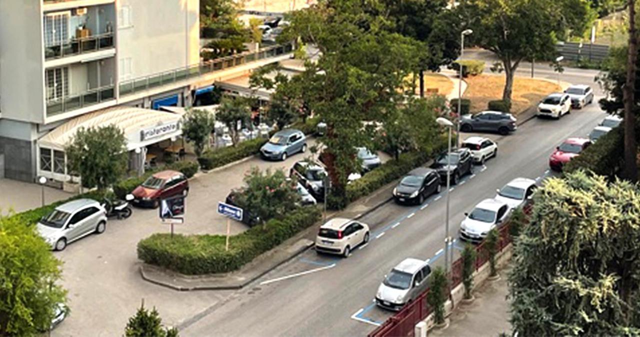 أفيرسا B&B Stanze Lussuose المظهر الخارجي الصورة